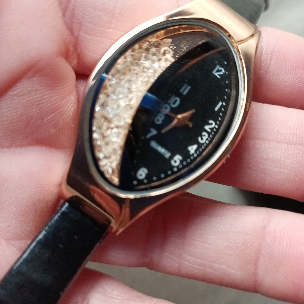 Rose Gold Color Watch - Picture 3 of 12